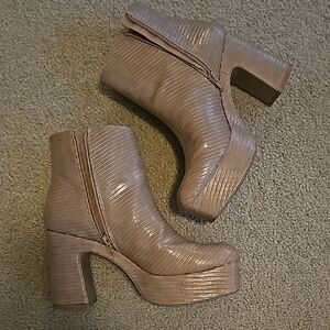 Chinese Laundry Women's Taupe Ankle Boots